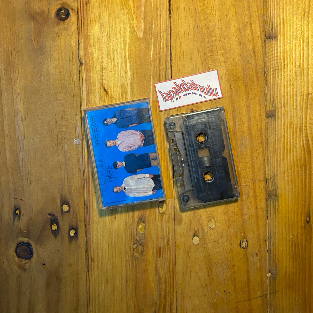 Kaset Pita Weezer - Blue