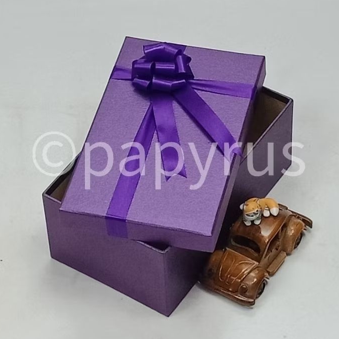 

PAPYRUS 15x25 Tinggi 8cm Kotak Kado Gift Box Hardbox Hampers V1