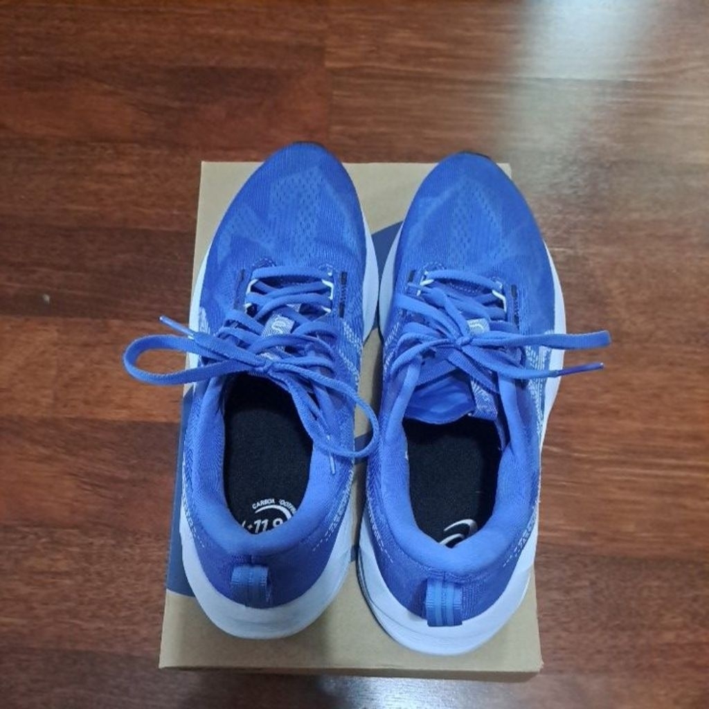 Asics Novablast 5 running shoes (bekas tp seperti baru)...sold out