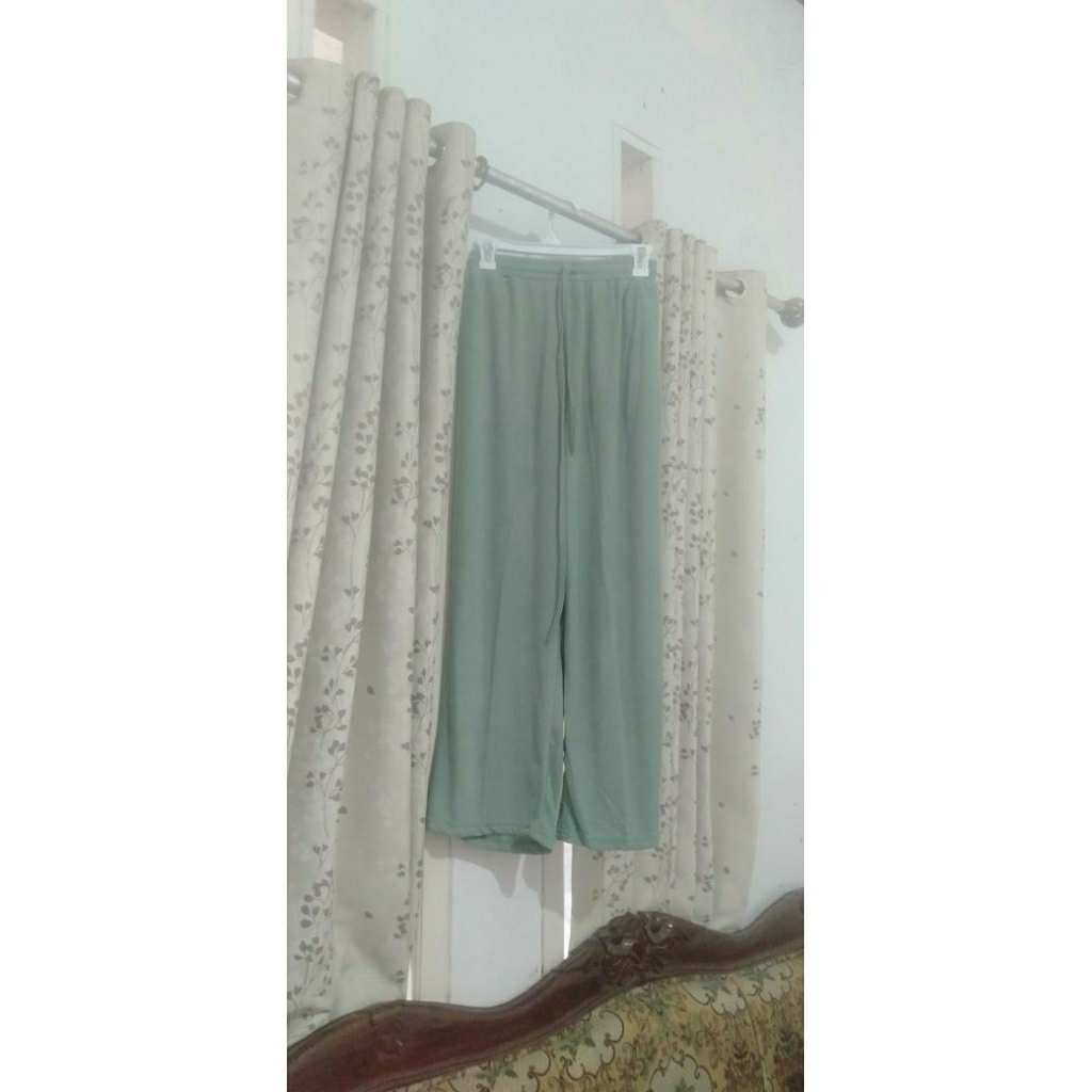 CELANA KULOT WANITA KNITT//CELANA KULOT  WANITA KEKINIAN