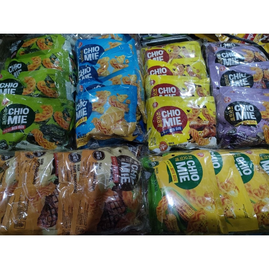

Chio Mie Bite Size | Makanan Ringan Ekstrudat Aneka Rasa | 1 pak isi 10 bungkus