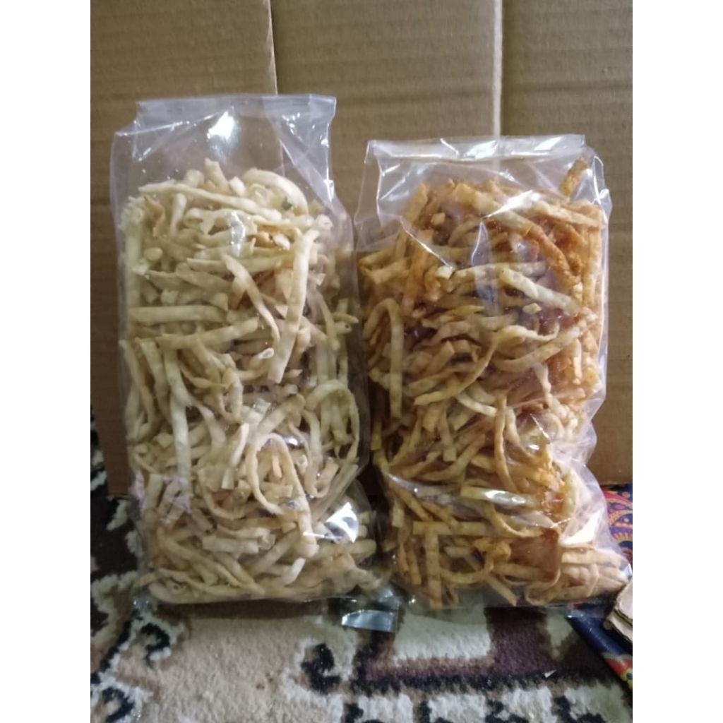 

sistik|kue sistik|sistik bawang|kue bawang|keripik sistik|sistik250gr