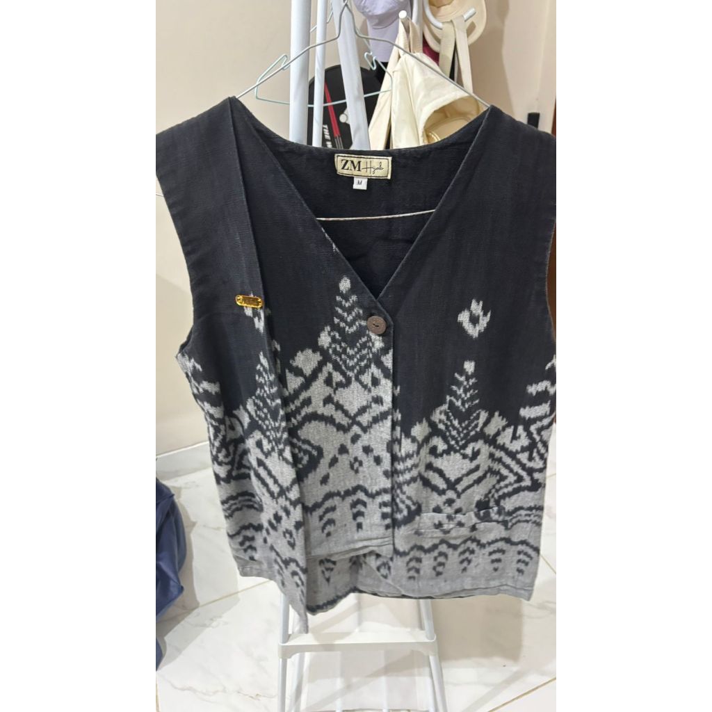 (Preloved) Vest Etnik Tenun wanita / Outer tenun / Rompi tenun