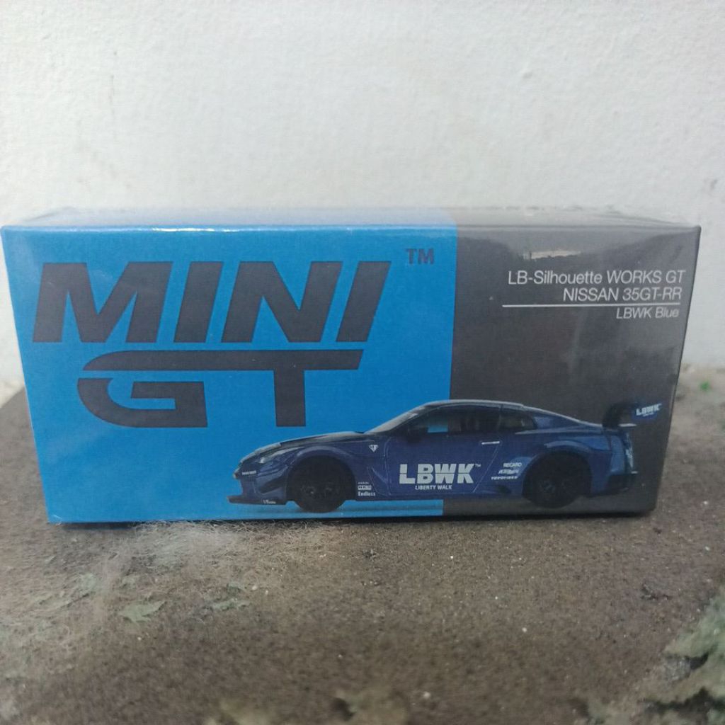 Mini GT/299 LB-Silhouette Works GT Nissan 35GT-RR ver.2 LBWK Blue RHD (Free Protektor)