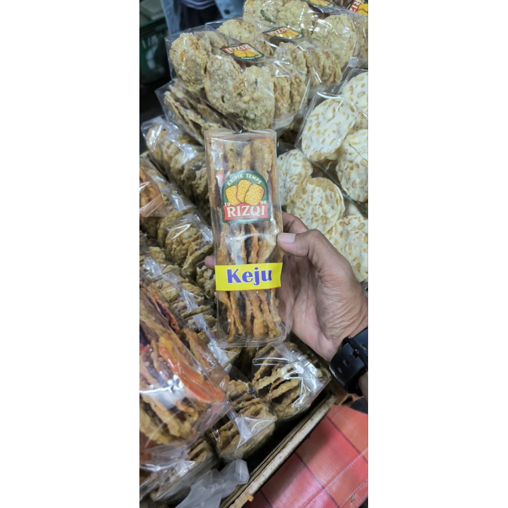 

[ OLEH OLEH KHAS MALANG ] KERIPIK TEMPE RIZQI | ANEKA RASA DAN ORIGINAL | HALAL