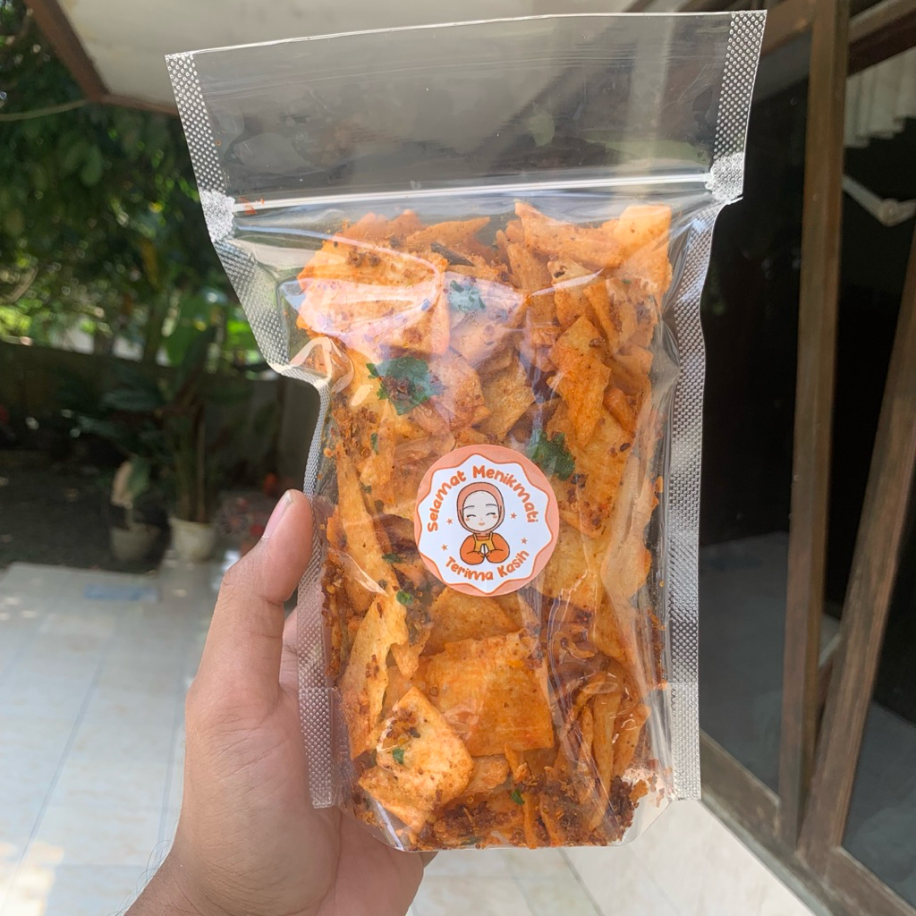 

Keripik Singkong Pedas Daun Jeruk Manggleng Singkong Enak Gurih Balung Kethek Pedas