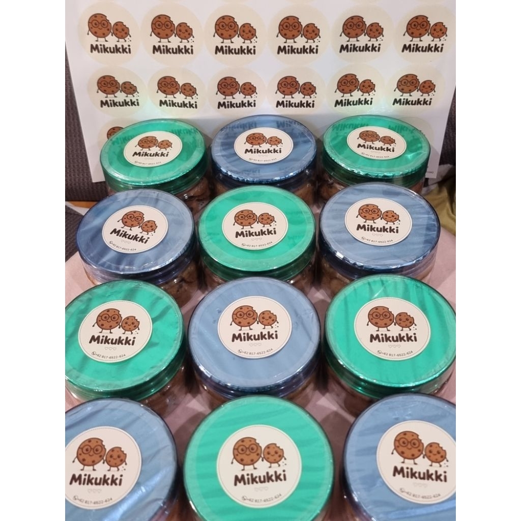 

Mikukki Cookies Mini toples ukuran 300ml dan 200ml