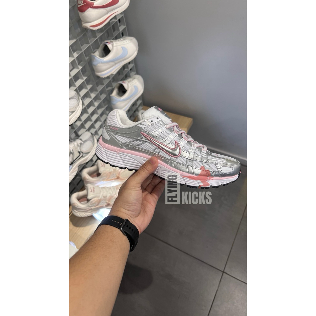 NIKE P-6000 METALLIC PINK
