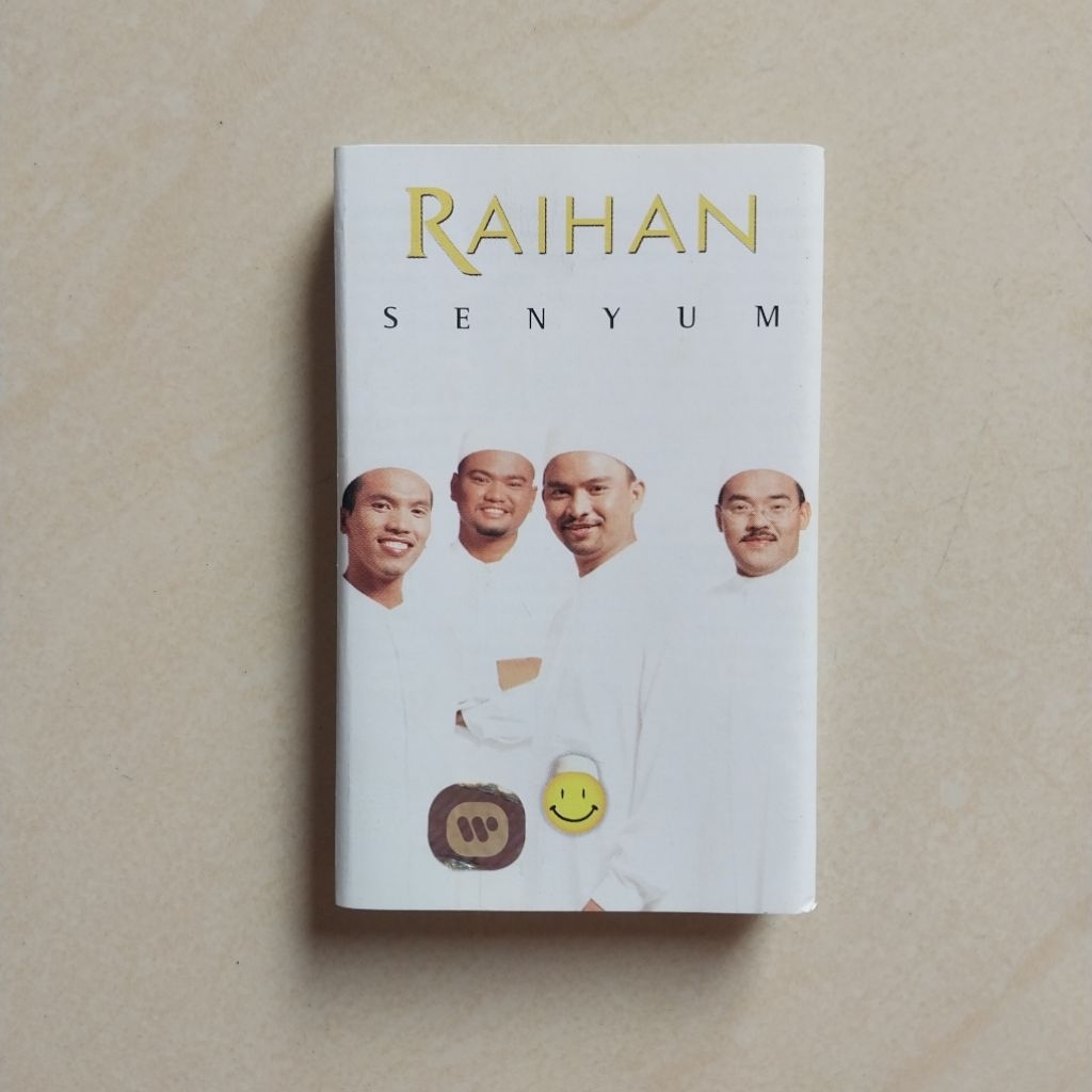 KASET RAIHAN ALBUM SENYUM