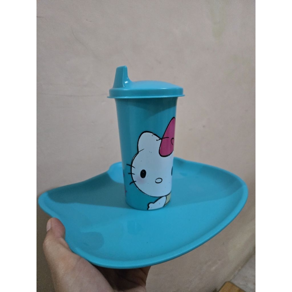 Hello Kitty set Tupperware
