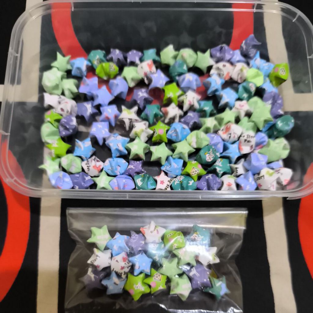 

origami motif bintang biru