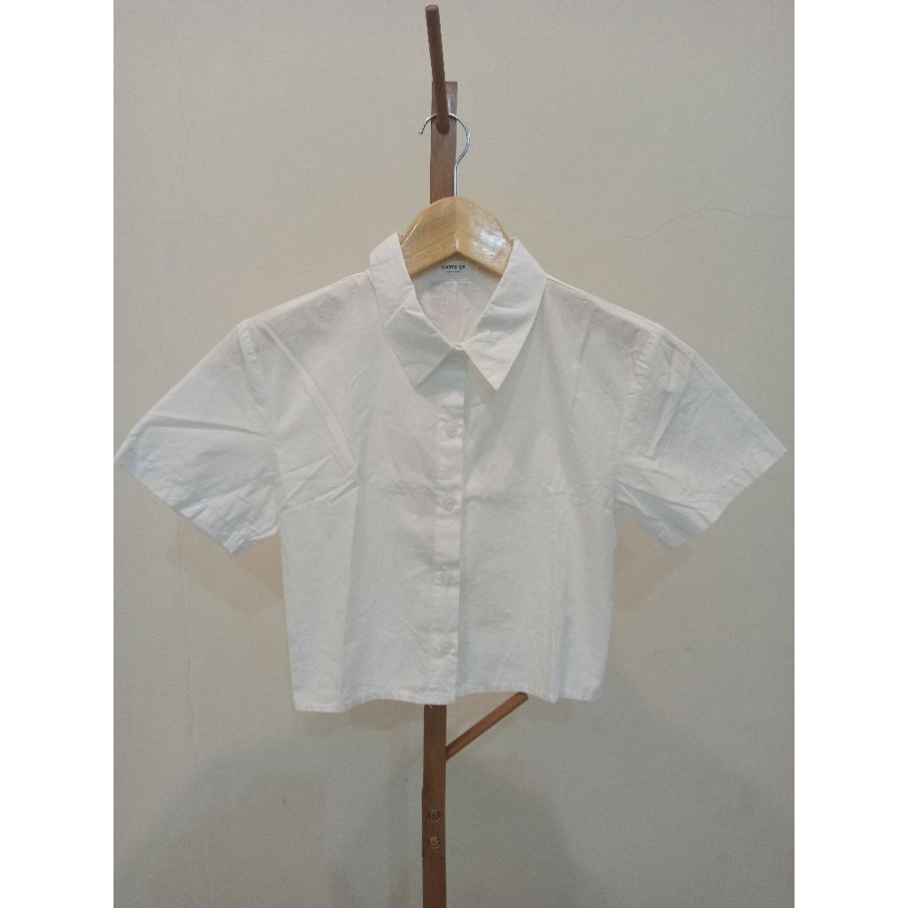 KEMEJA CROP PUTIH