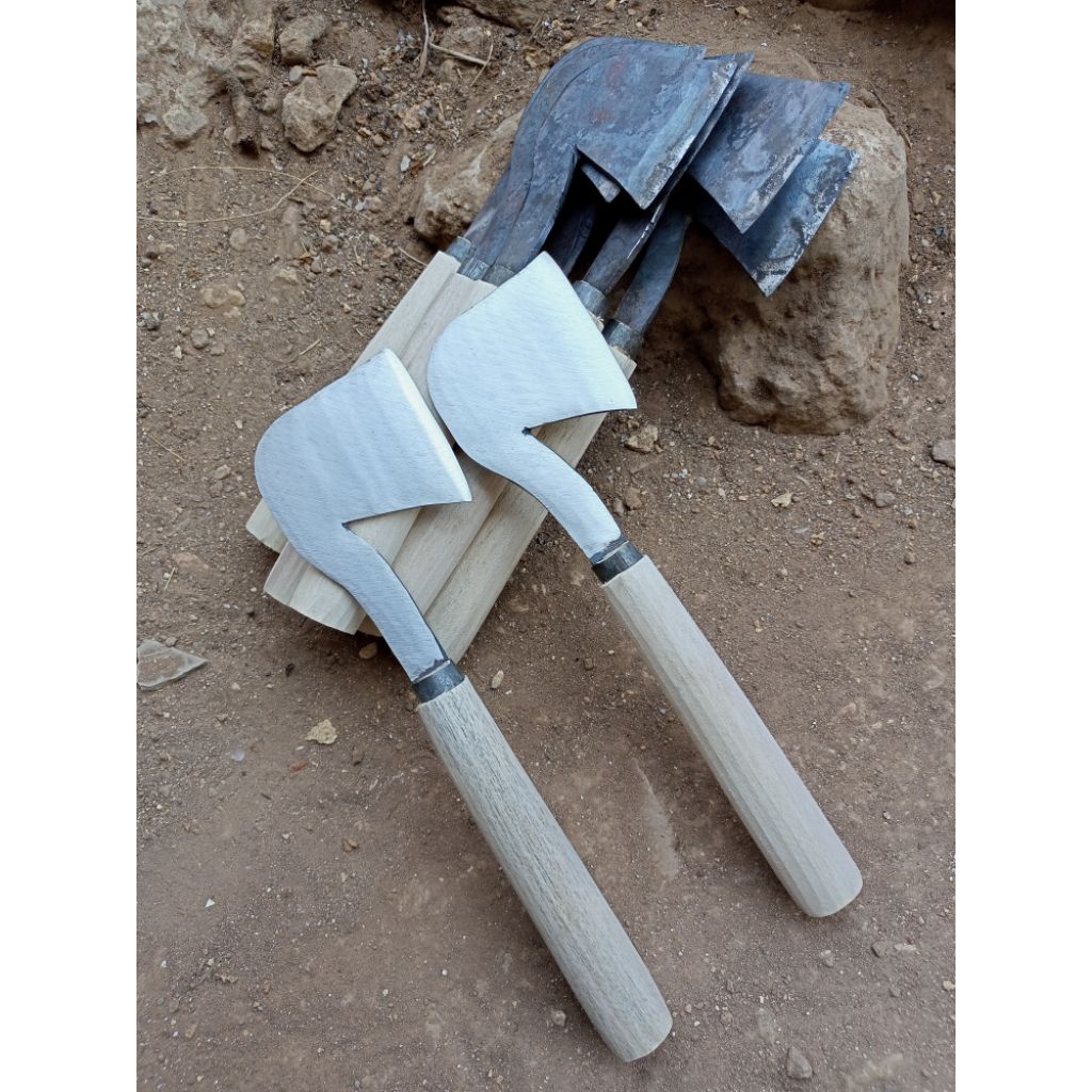 batok kelapa tua, alat kupas batok kelapa tua