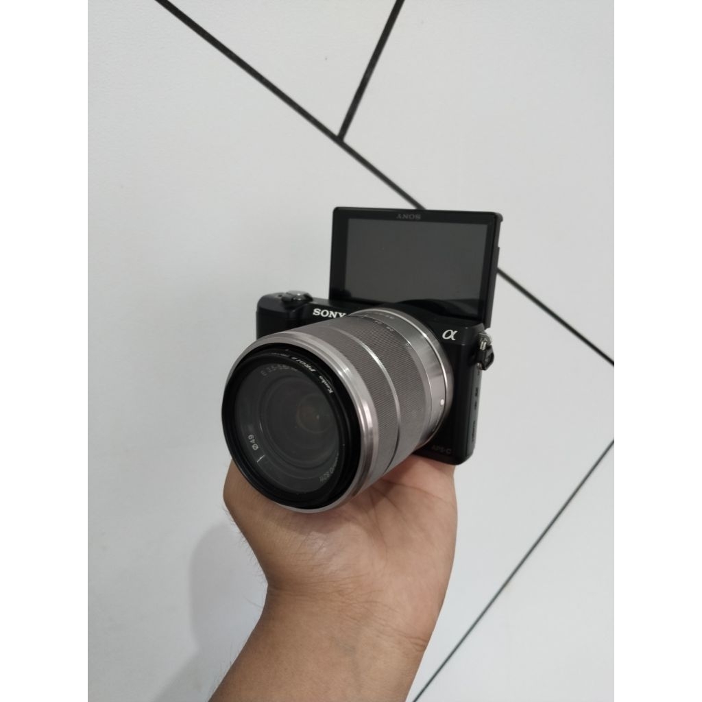 MIRRORLESS SONY A5000 LENS KIT TERMURAH