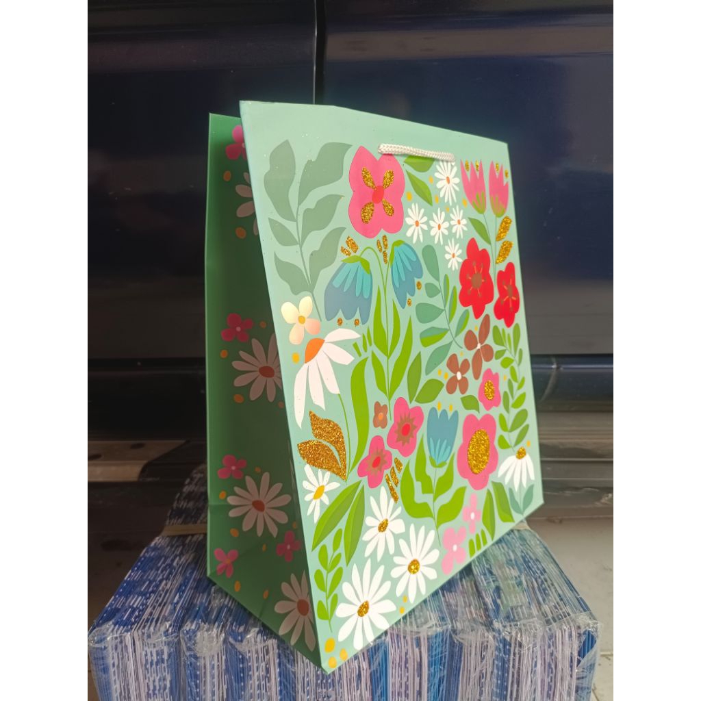 

Paperbag Glossy Motif Bunga