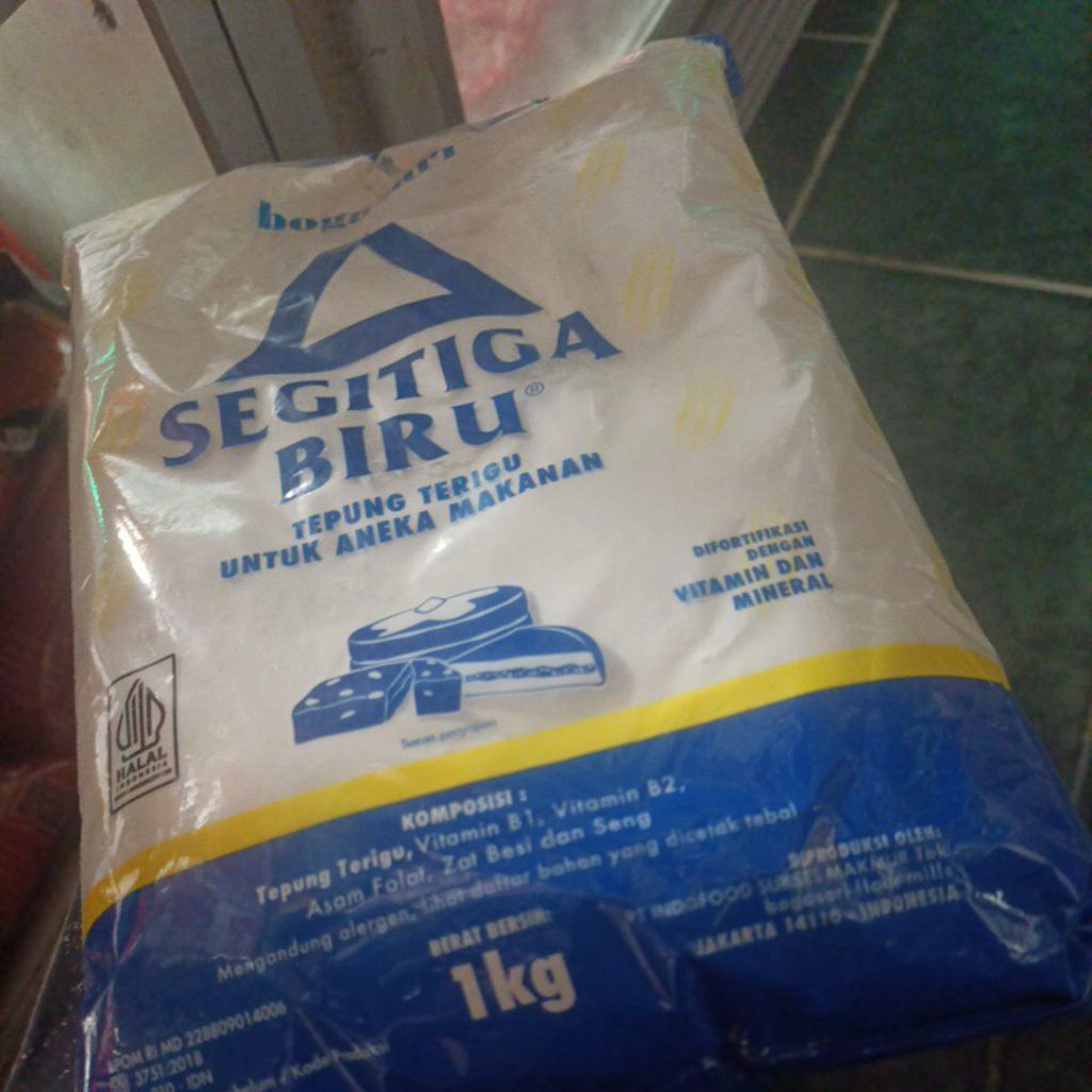 

TERIGUSEGITIGABIRU1KG.