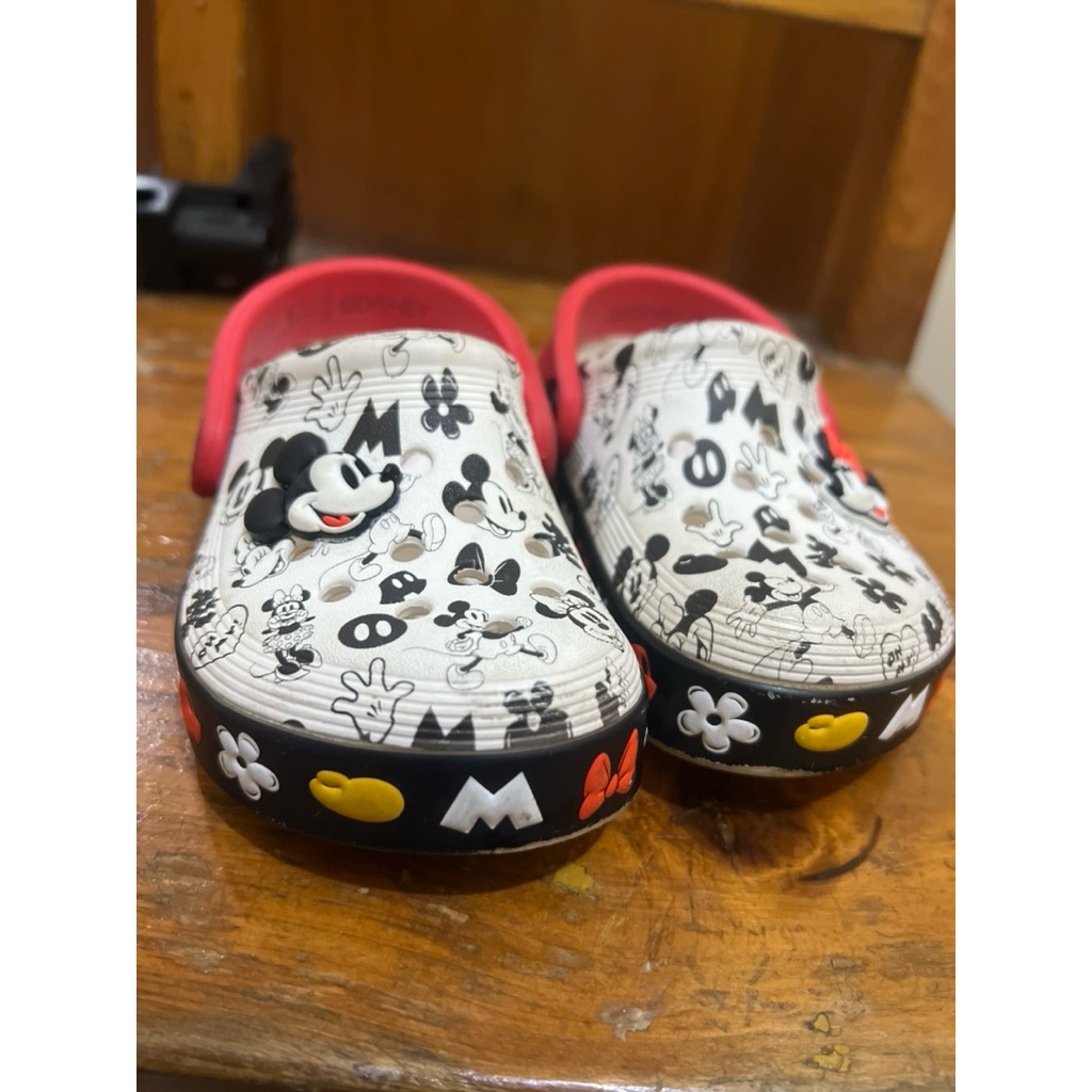 preloved sepatu crocs baby disney unsex original