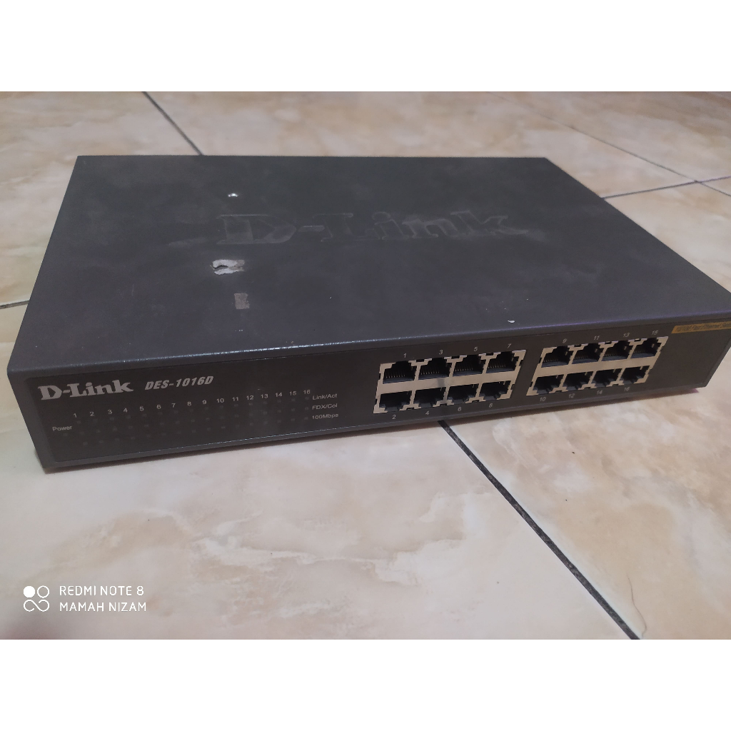 D-Link DES-1016D Switch 16 Port Fast Ethernet 10/100Mbps Unmanaged Hub Jaringan