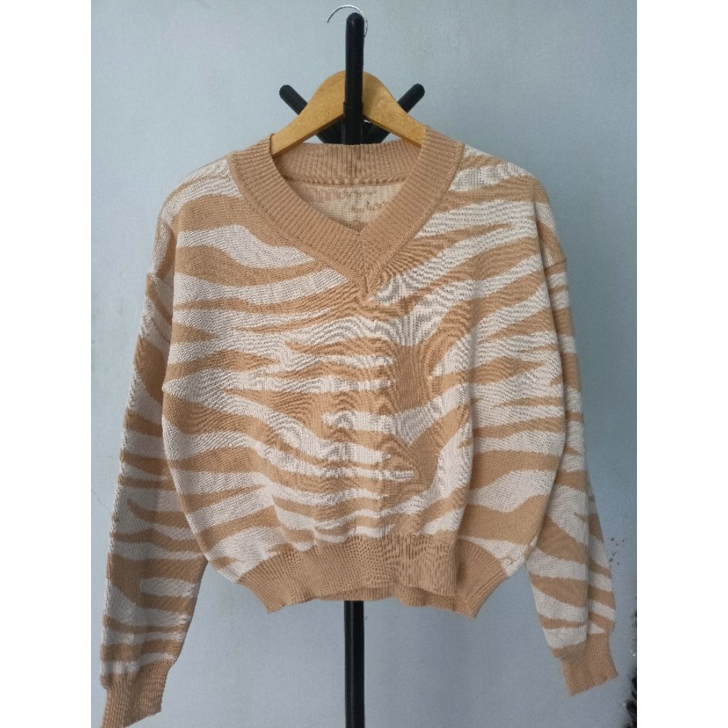 SWEATER RAJUT MOTIF ZEBRA