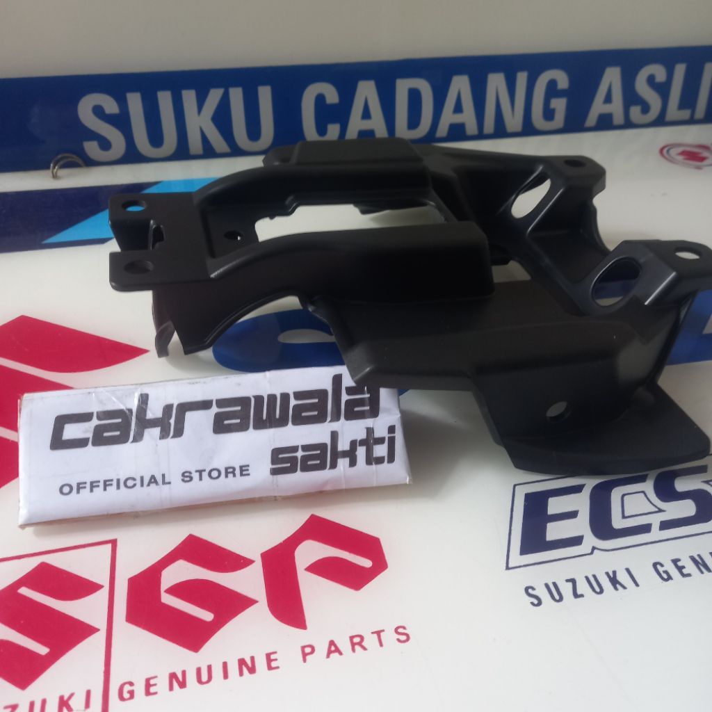 BRACKET BREKET LAMPU BATOK LAMPU DEPAN BAG BELAKANG SATRIA FU INJEKSI  ORIGINAL ORI ASLI SGP  51851-
