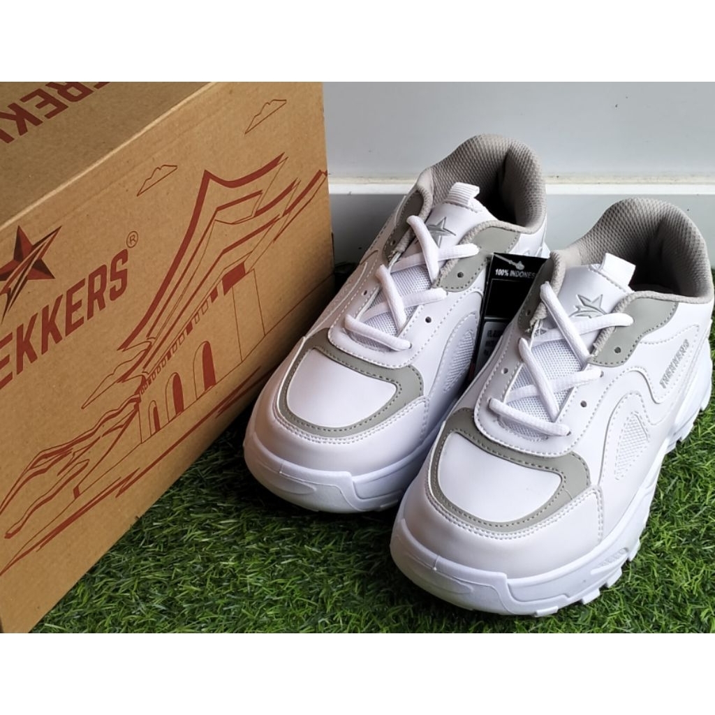 Sepatu Sneakers - Sepatu Olahraga Wanita TREKKERS BUSAN WHITE