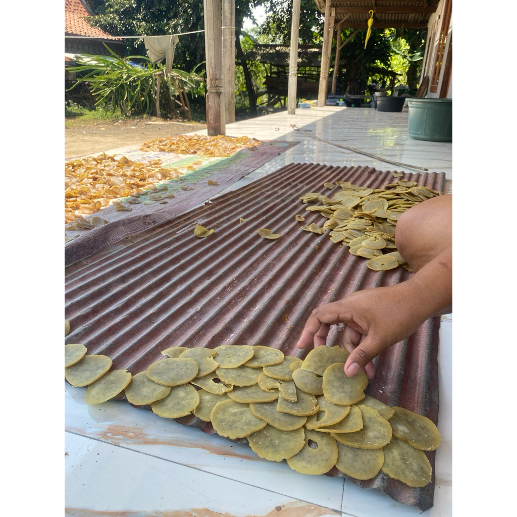 

KERUPUK RAMBAK RASA BAWANG GURIH 250g-1000g (mentah)