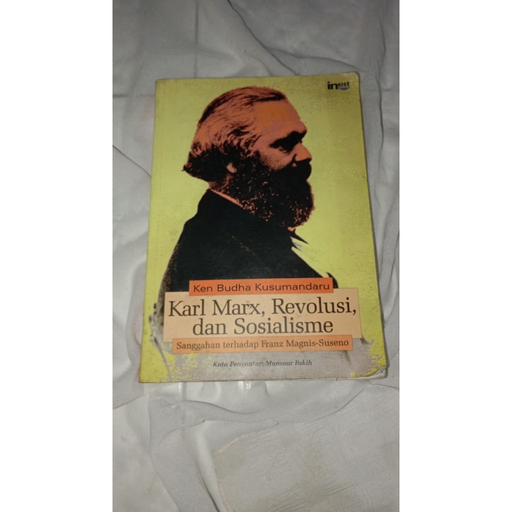 Buku Karl Marx, Revolusi, dan Sosialisme