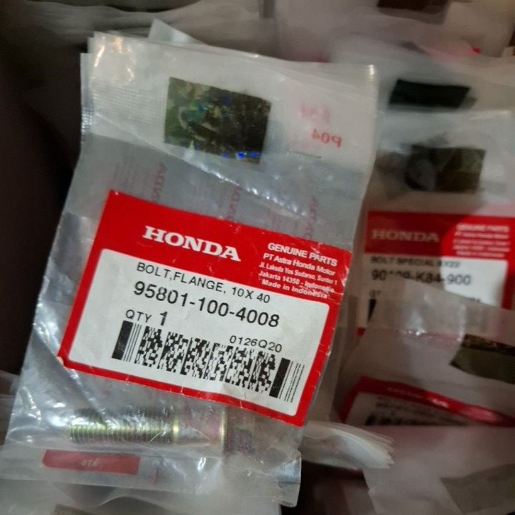 Baut Kancing As Shock Depan BeAT Karburator PCX125 CBU 95801-100-4008 958011004008