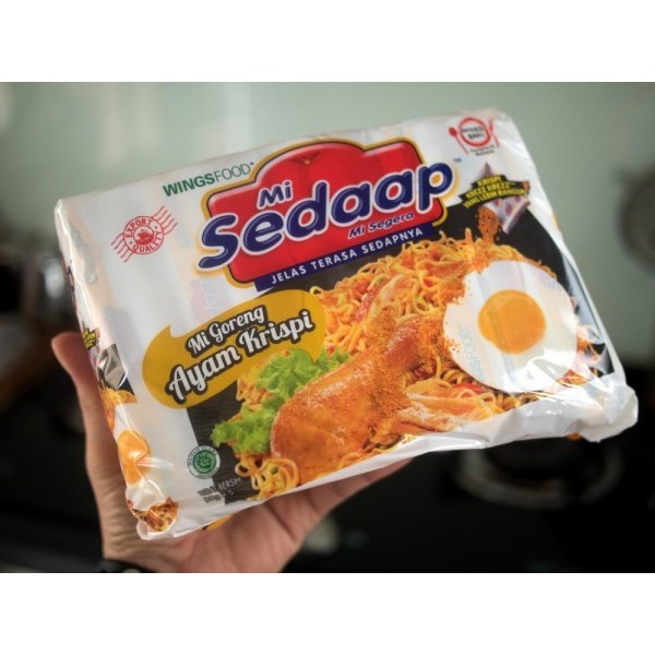 

ISI 20 PCS SEDAAP MIE INSTAN GORENG AYAM KRISPI SETENGAH DUS