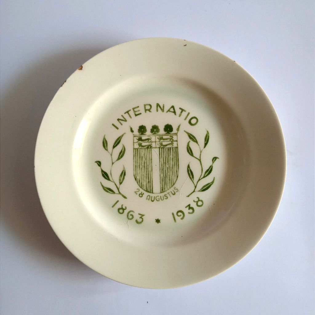 Antik Piring Porselen Eropa Tua Peringatan Internatio 28 Agustus 1863 - 1938 Langka Kuno Layak Kolek