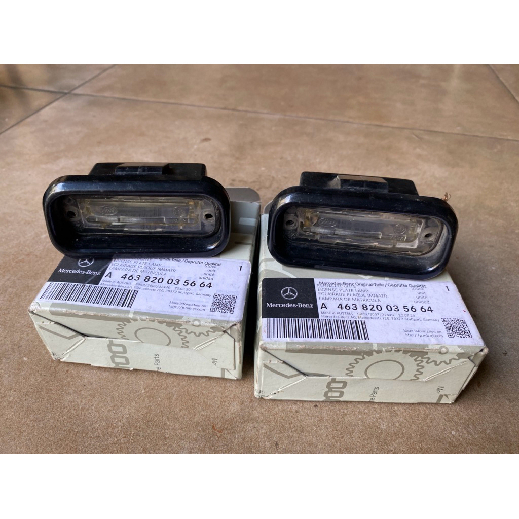 mercedes Gclass W463 license plate lamp/ lampu plat nmr original