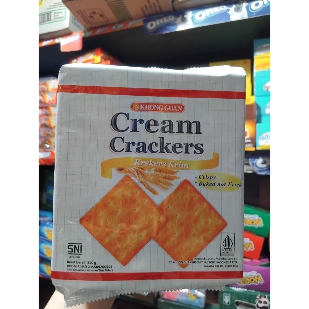 

Khong Guan Cream Crackers Krekers Asin