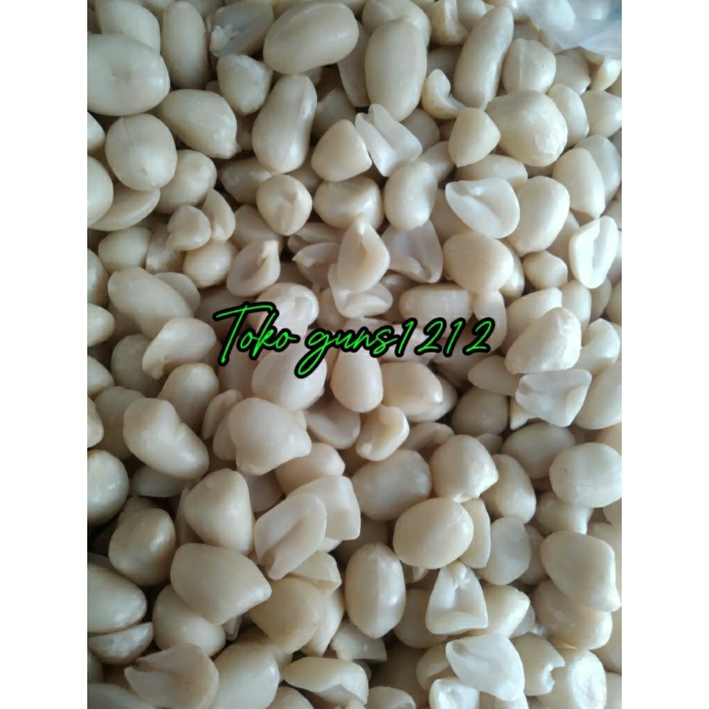 

Kacang kupas 1kg Ukuran kecil 61/71