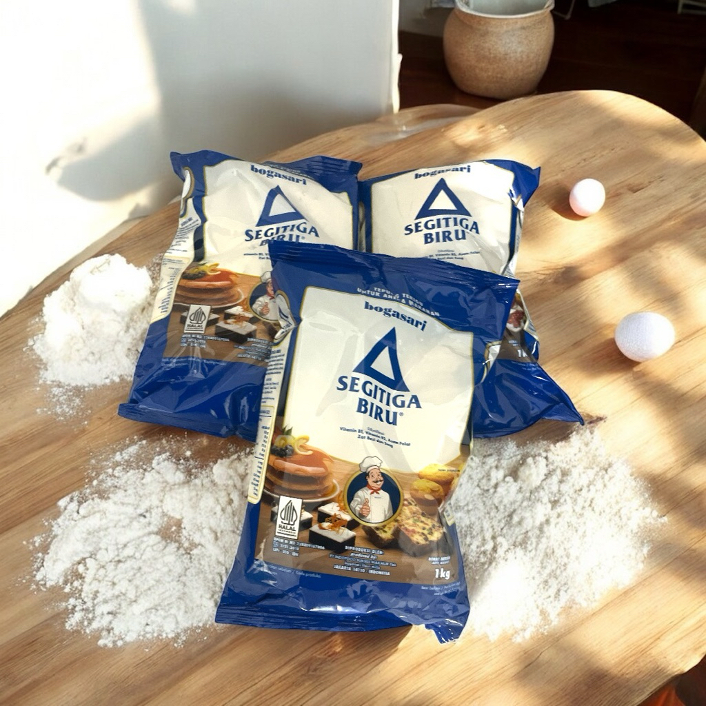 

Tepung terigu serbaguna Protein Sedang Segitiga Biru 1KG
