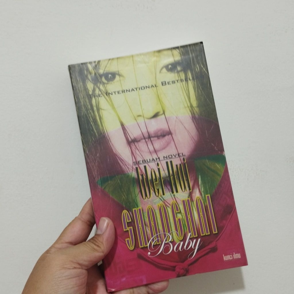 Novel Terjemahan Shanghai Baby - Wei Hui