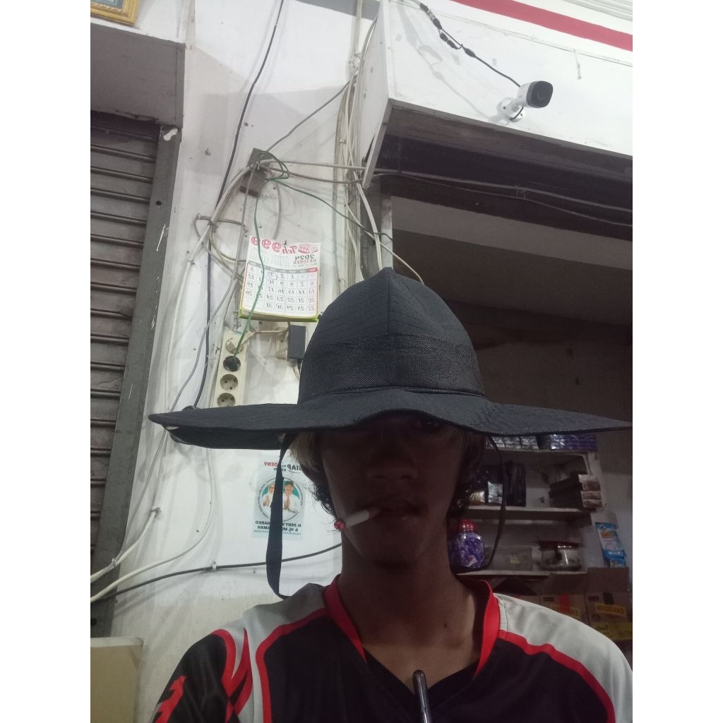 Topi Cowboys Americano Warna Hitam