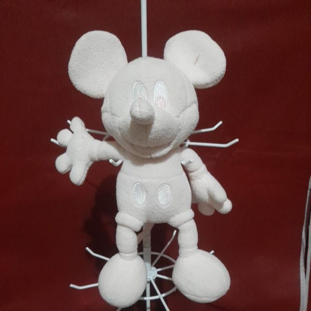 boneka mickey uniqlo soft pink