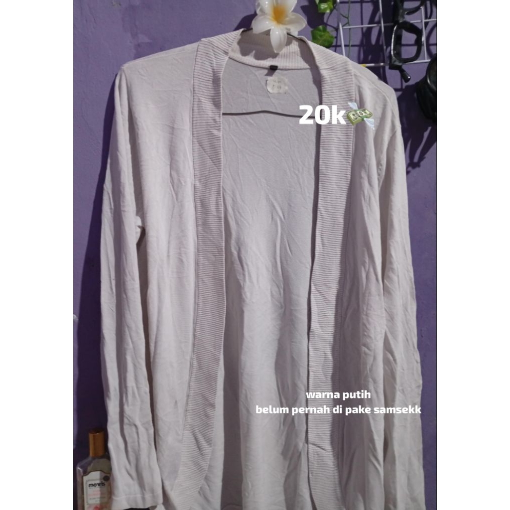 Preloved cayy /// cardigan white