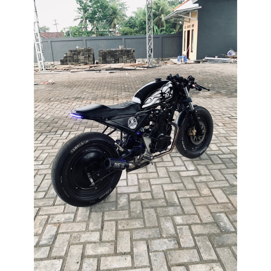 BRATCAFE/CAFERACER MOTOR CUSTOM