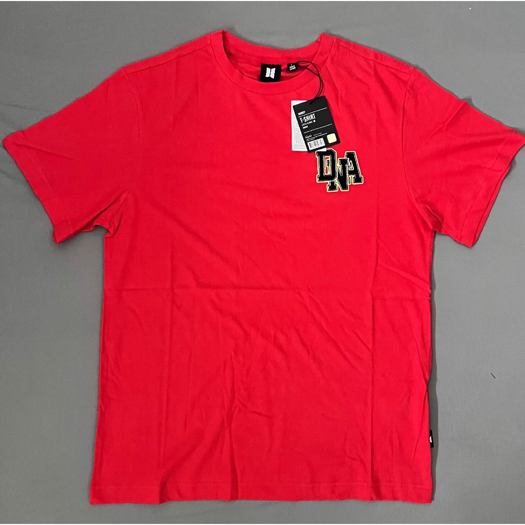 (Official Merch BTS Map of the Soul) T-SHIRT 'DNA'