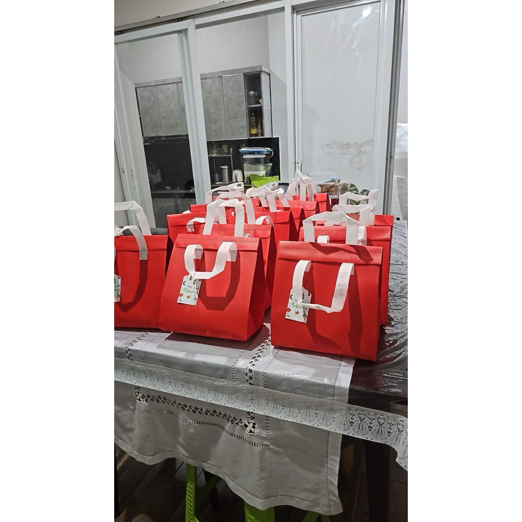 

Hampers Pempek Asli Palembang Sanjobae ISI 2 pax (1 pax isi 25 pcs)