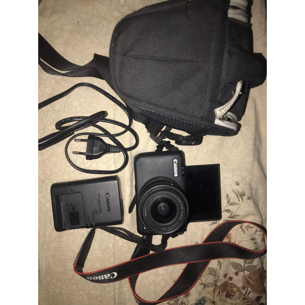 kamera canon m10