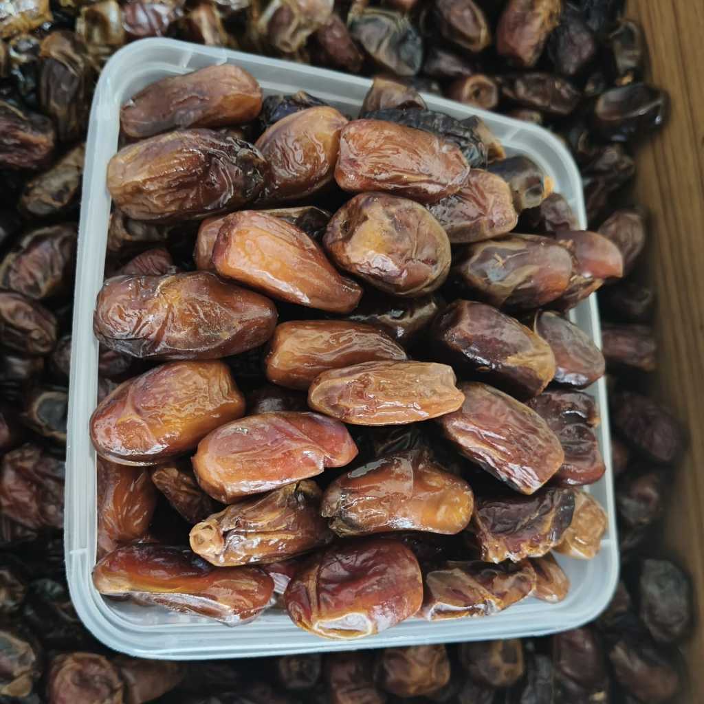 

Kurma Tunisia Madu x mix Madu Jmubo Nontangkai fruit kemasan 1kg