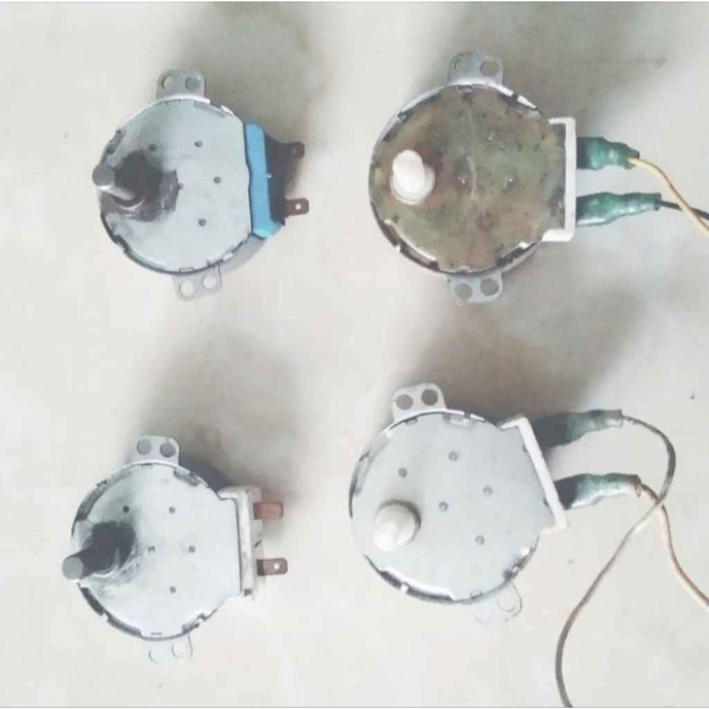 Dinamo AC 220v 8Rpm Gearbox