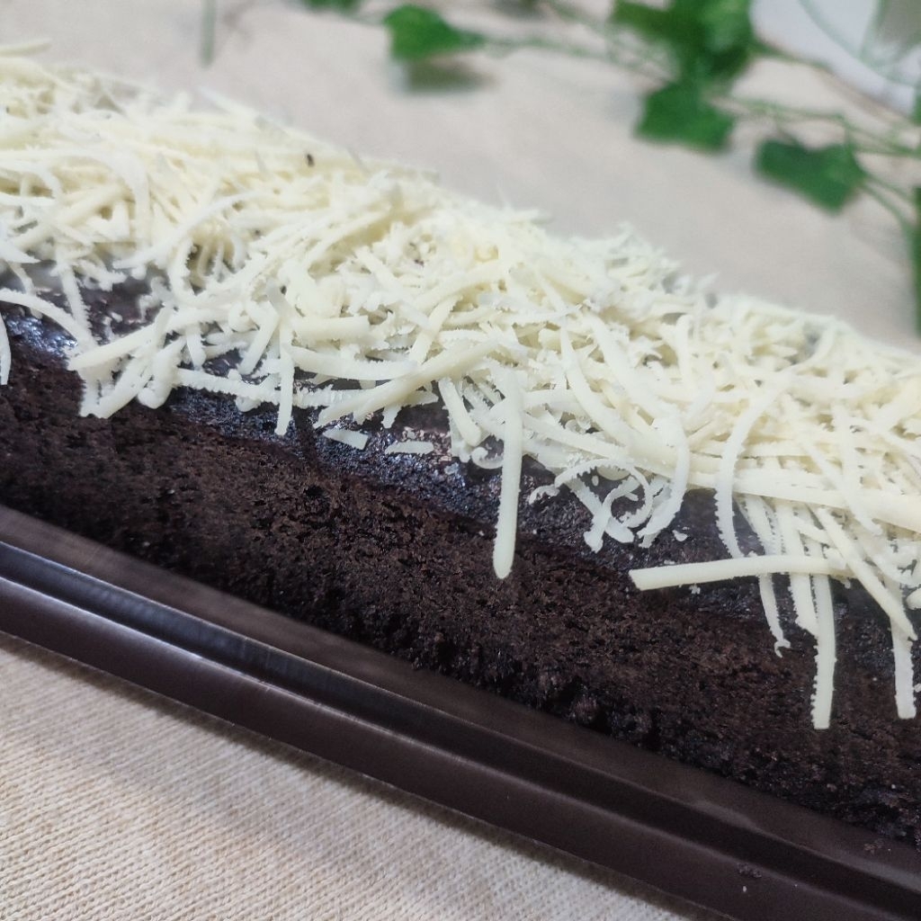 

Bolu Ketan Hitam Keju Lumer Bandung Viral