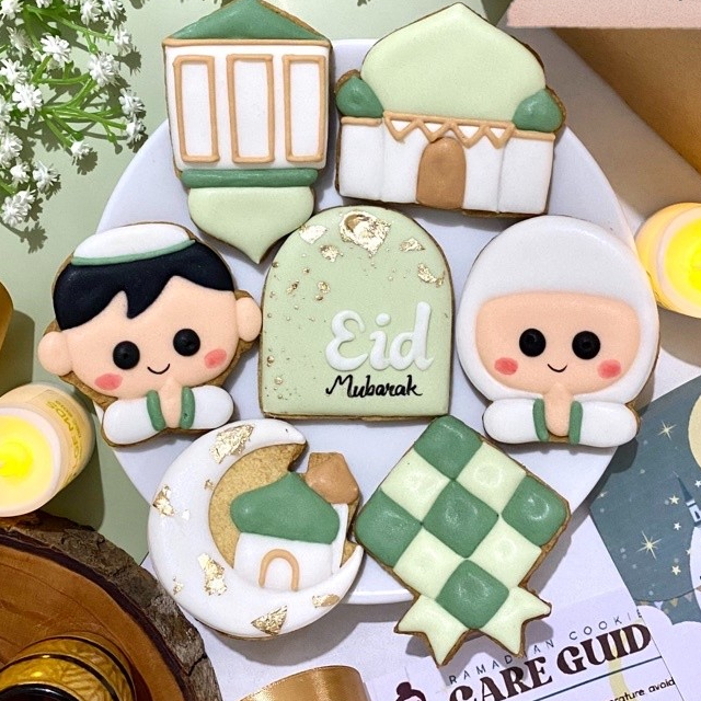 

BIG 8cm Lebaran Cookies Cartoon (Ramadhan / Kukis EID / Idul Fitri Collection) - Sugar Cookies / Decorated Cookies / Kukis Hias