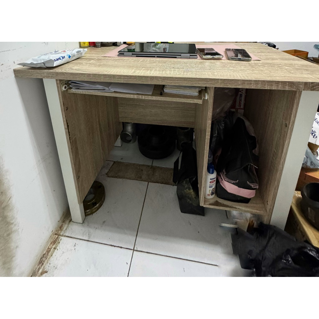 preloved meja kantor / office table , meja laptop (office furniture) / office desk