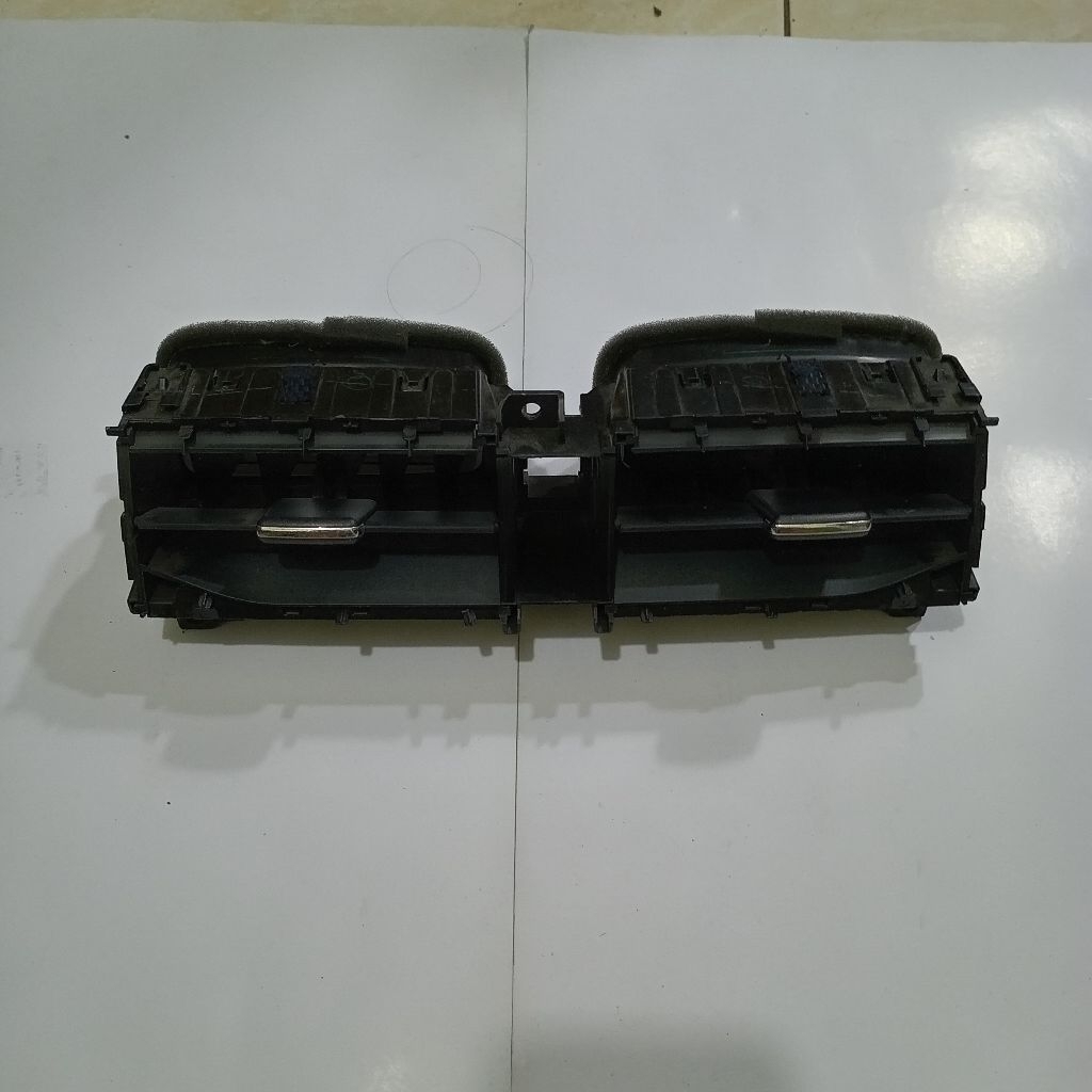 KISI AC TENGAH DEPAN TOYOTA ALL NEW RUSH /ALL NEW TERIOS 2018 ORIGINAL