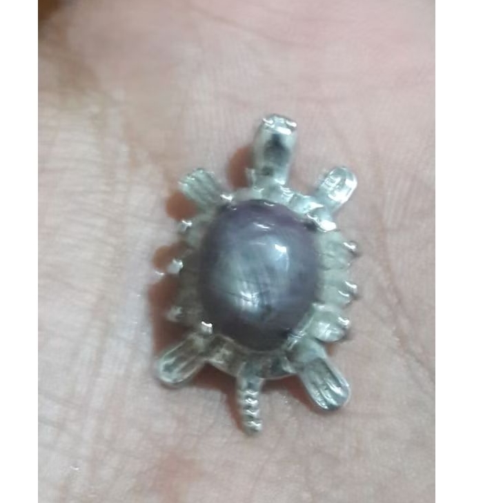 liontin batu Ruby Star