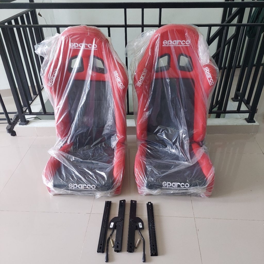 JOK MOBIL RACING SPARCO MERAH HITAM UNIVERSAL 1 SET BERKUALITAS